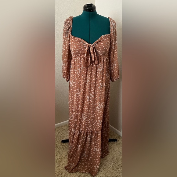 Lush Floral Summer Maxi Dress Women’s size Medium - Picture 2 of 3